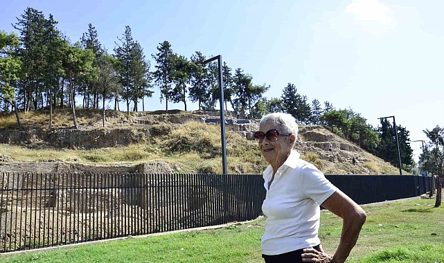 79 yaşındaki İtalyan arkeolog Yumuktepe'ten kopamıyor