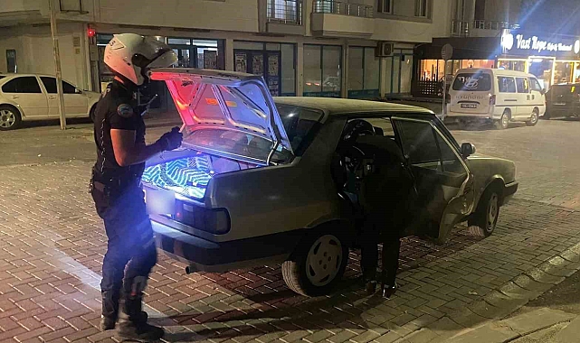 Adıyaman&#039;da, durumundan şüpheli araçlar tek tek incelendi