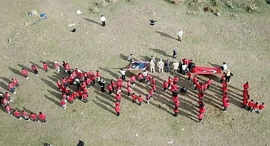 Ağrı Dağı’nın eteklerinde uçurtma şenliği