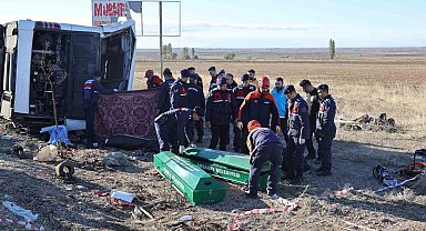 Aksaray'da otobüs kazasında 6 kişi öldü, 29 yaralı var