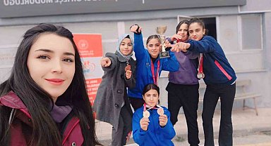 Atletizm yarışmalarında Aşkale Koçak ilköğretim okulu il ikincisi oldu