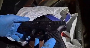 Bagaja gizlenmiş tabanca ve mermiler polisin dikkatinden kaçmadı