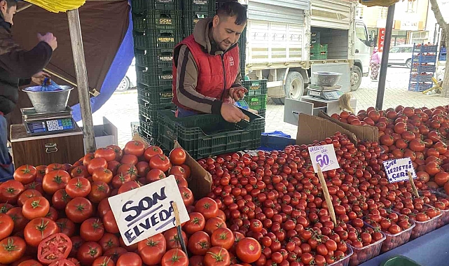 Bahçe domateslerine esnaf &#039;Son elveda&#039; dedi