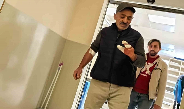 Bahçesinde ahşap kesen adam, parmaklarını spiral makinesine kaptırdı