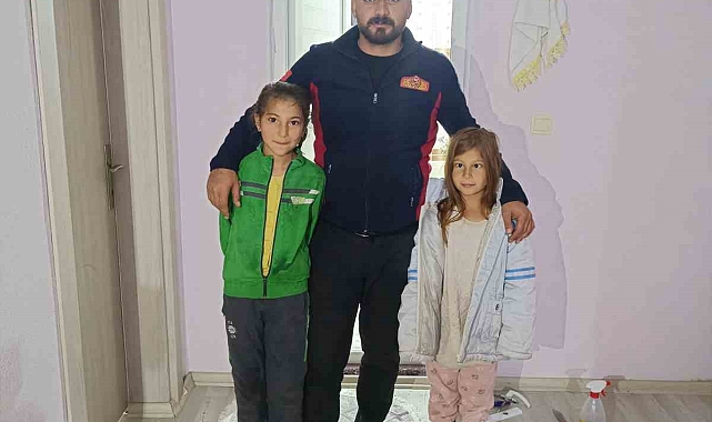 Banyoda kilitli kalan kardeşleri itfaiye ekipleri kurtardı