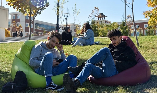 Bilecik&#039;te okuyan üniversite öğrencilerine 5 bin TL&#039;lik burs verilecek