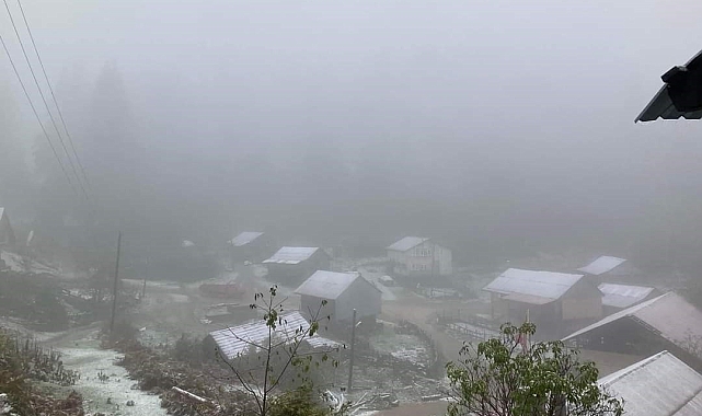 Bin 725 rakımlı yayla kısmen beyaza büründü