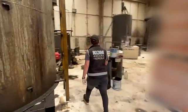 Bir araca yönelik gerçekleştirilen operasyonda 6 milyon 500 bin adet boş makaron ele geçirildi