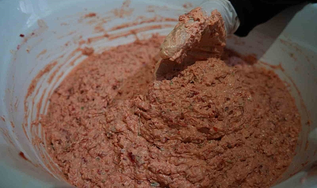 Bir hevesle başladı şimdi siparişlere yetişemiyor