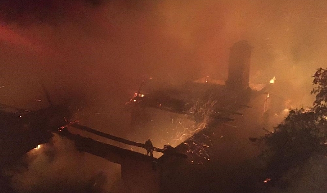 Burdur&#039;da çıkan yangında ev alevlere teslim oldu