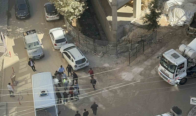 Cadde ortasında yumruklu, sopalı kavga