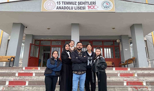 Çaldıran&#039;da bir araya gelen lise öğrencileri, Filistin&#039;e destek için klip çekti