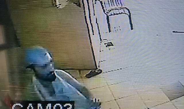 Camide gönüllü temizlik yapan 81 yaşındaki adam bir kişi tarafından darp edilerek yaralandı