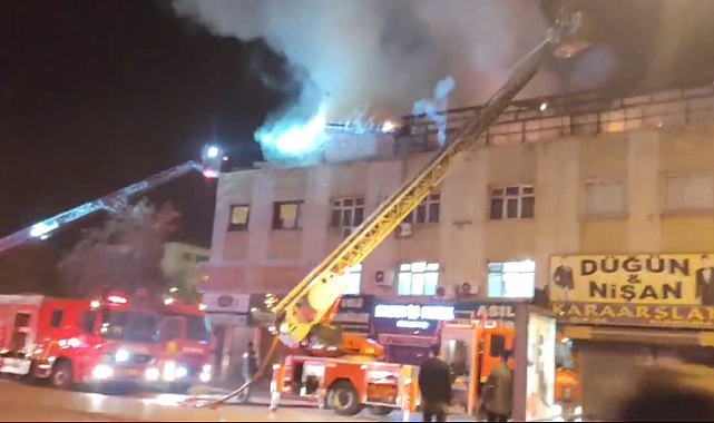 Çatı katı alevlere teslim oldu