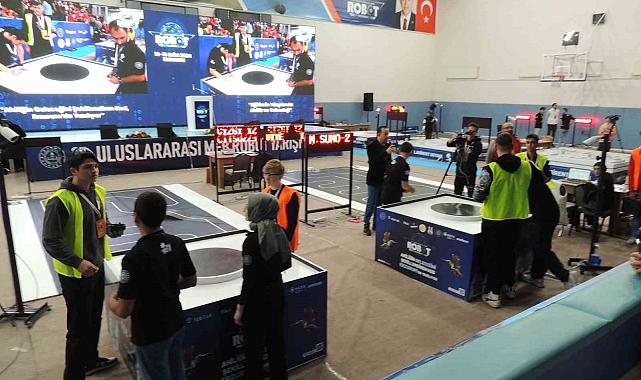 Çocuklar teknoloji şölenine konuk oldu