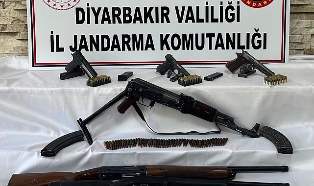 Diyarbakır&#039;da kaçak silah operasyonunda 5 şüpheliden 1&#039;i tutuklandı