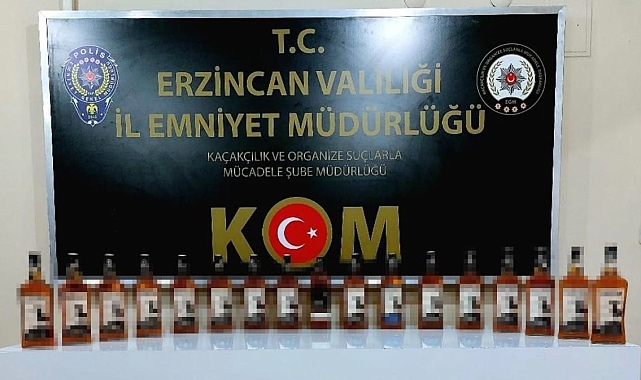 Durdurulan araçta 17 şişe kaçak içki ele geçirildi