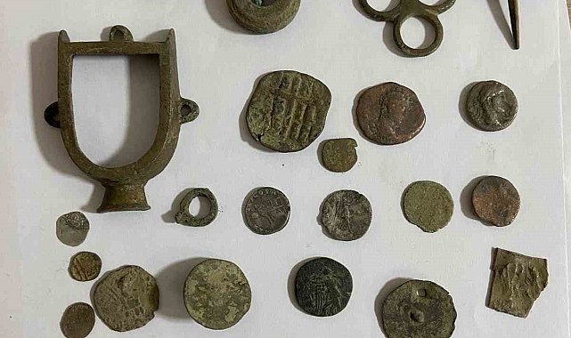 Durdurulan araçtan Roma dönemine ait tarihi eserler çıktı