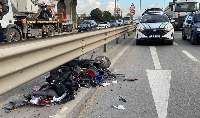 Elektrikli bisiklet bariyere çarptı