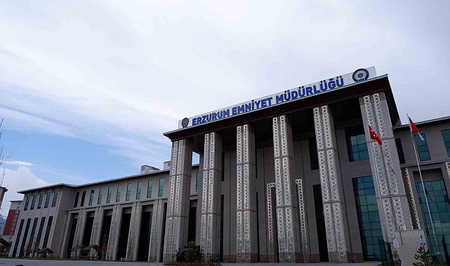 Erzurum polisi, FETÖ Silahlı Terör Örgütüne yönelik operasyon düzenledi