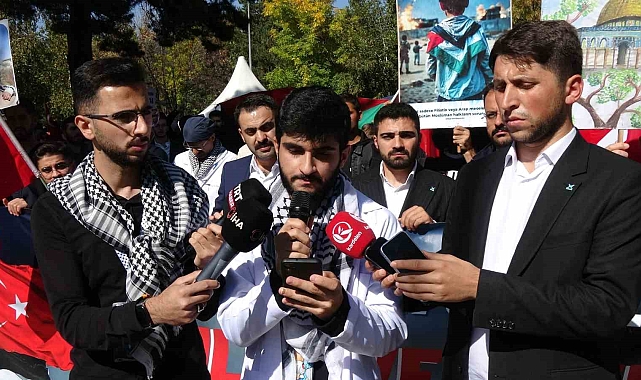 Erzurum&#039;da gençler Filistin&#039;e destek için yürüdü