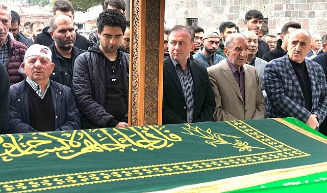 Erzurum&#039;un sevilen yardımsever iş insanı Baki Oral&#039;ın oğlu Gündoğan Oral hayatını kaybetti.