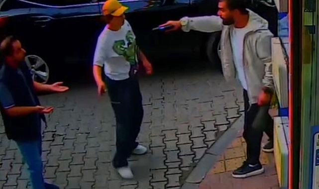 Eski sevgilisinin yeni sevgilisi olduğunu öğrenince silahına sarıldı