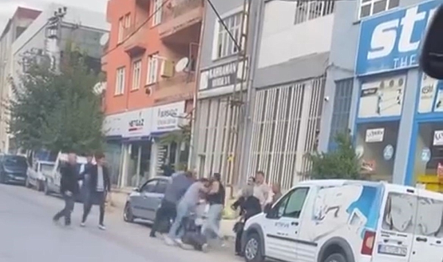 Esnaf arasında çıkan kavga caddeyi ringe çevirdi