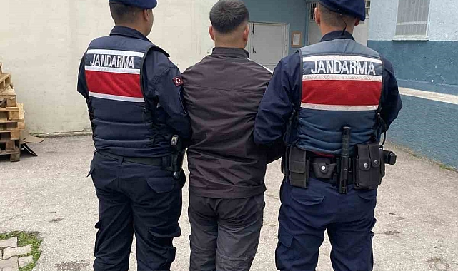 Firari olarak aranan 2 hükümlü, jandarmadam kaçamadı