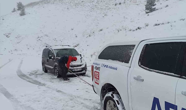 Giresun&#039;da yayla yolunda mahsur kalan vatandaşlar kurtarıldı