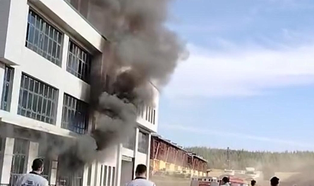 Hastane inşaatında korkutan yangın