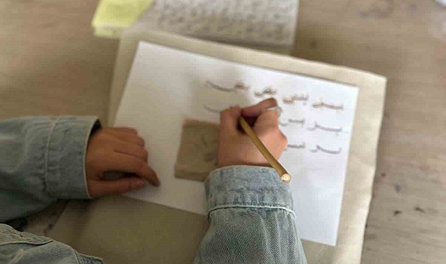 Hat sanatı eğitimi devam ediyor