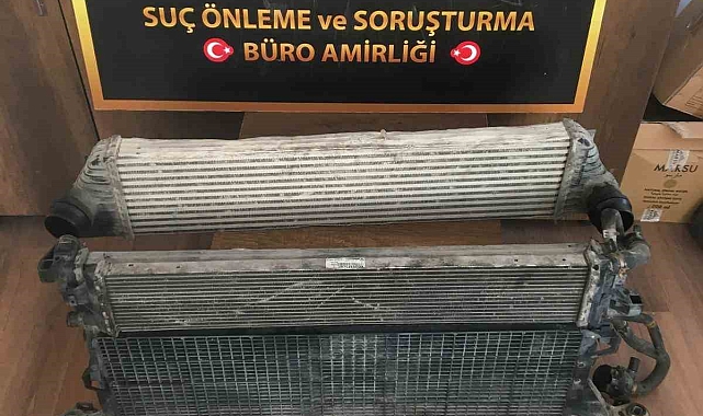 Hırsız, çaldığı araba parçalarıyla yakalandı