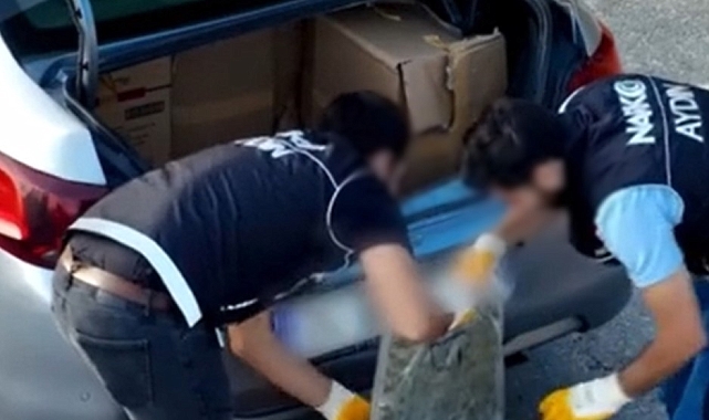 Hollywood filmlerini aratmayan operasyonda aracın bagaj kısmında uyuşturucu madde ele geçirildi