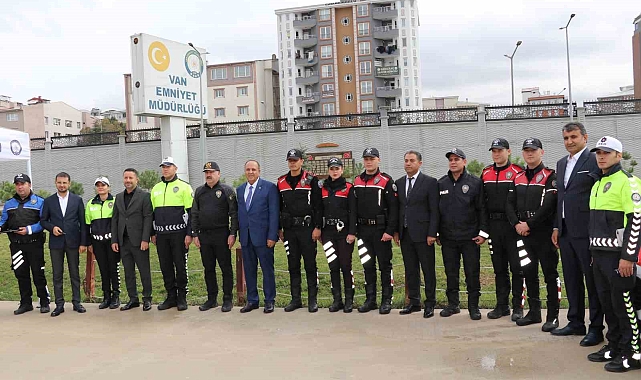 İçişleri Bakanlığınca gönderilen 110 yeni araç, düzenlenen törenle hizmete alındı