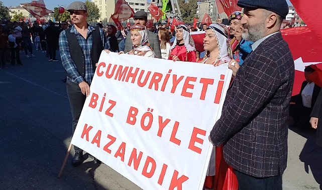 Iğdır&#039;da Cumhuriyet Bayramı coşkuyla kutlandı