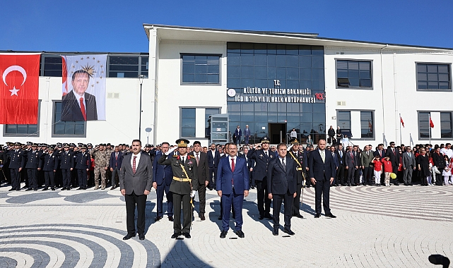Iğdır’da Cumhuriyet Bayramı kutlamaları çelenk sunumuyla başladı