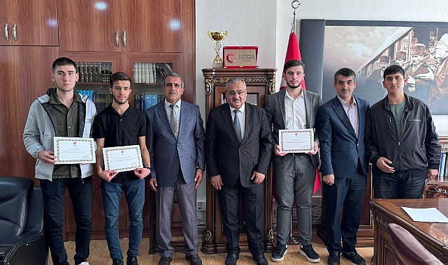 Iğdır’da Hatimle Teravih Kıldıranlara Başarı Belgesi Verildi