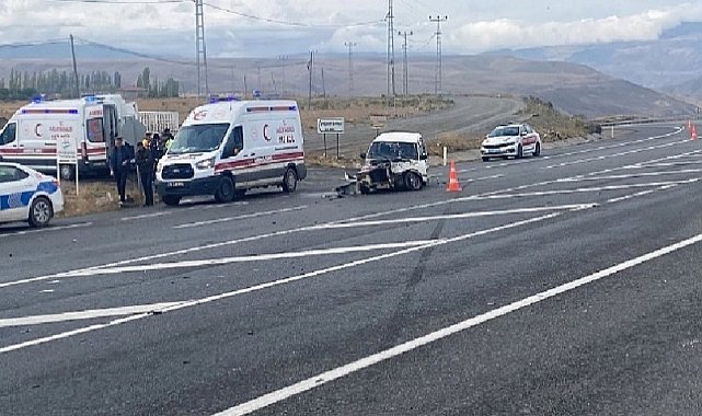 Iğdır’da trafik kazası; Ticari araç ile otomobil kafa kafaya çarpıştı!