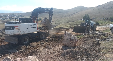 Iğdır İl Özel İdaresi Ekipleri Yol Genişletme ve Stabilize Çalışmalarına Aralıksız Devam Ediyor