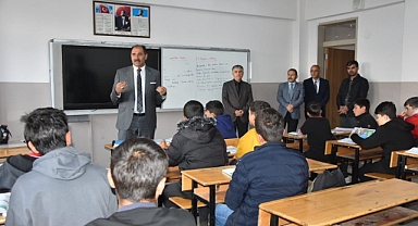 Iğdır Milli Eğitim Müdürü Gün’den İmam Hatip Lisesine ziyaret