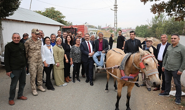 Iğdır Valisi Ercan Turan beraberinde heyetle Yaycı Köyünde