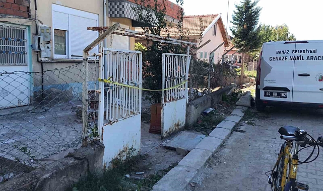 İnşaat halindeki bir binaya çalışmaya gelen işçiler, cesetle karşılaştı