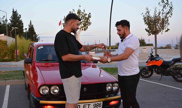 Iphone 16 ile otomobili takas ettiler