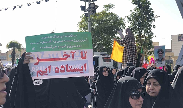 İran halkı İsrail&#039;e yönelik düzenlenen &quot;Gerçek Vaad 2&quot; operasyonuna destek verdi