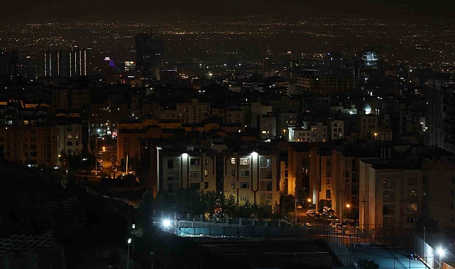 &quot;İsrail askeri üslere saldırdı&quot;