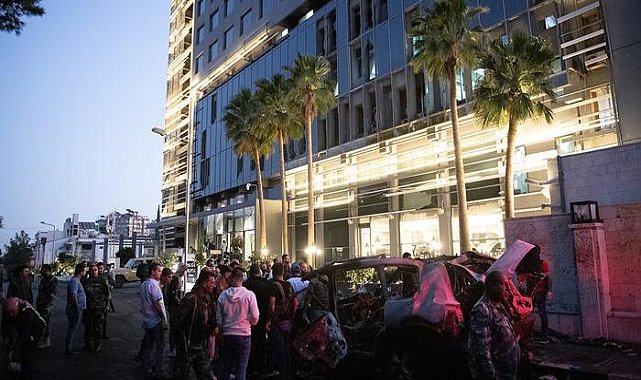 İsrail&#039;den, Suriye&#039;nin başkenti Şam&#039;a hava saldırısı! Seyir halindeki aracı vurdular: Ölü ve yaralılar var