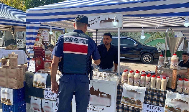 Jandarma esnafları, sahte para, sahte zeytinyağı ve dolandırıcılık olaylarına karşı bilgilendirdi