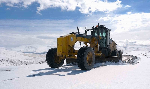Kapanan yollar açılmaya başlandı