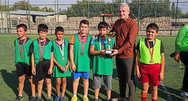 Karakoyunlu’da futbol turnuvası düzenlendi